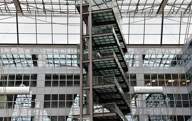 Why you need glass lift suction cups
