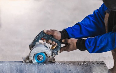 A guide to buying the right tile cutting tools(2)