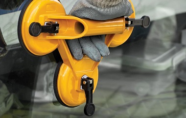 A wide range of suction cups on Lingfei